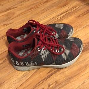 NOBULL ARGYLE TRAINER SIZE 6 women’s